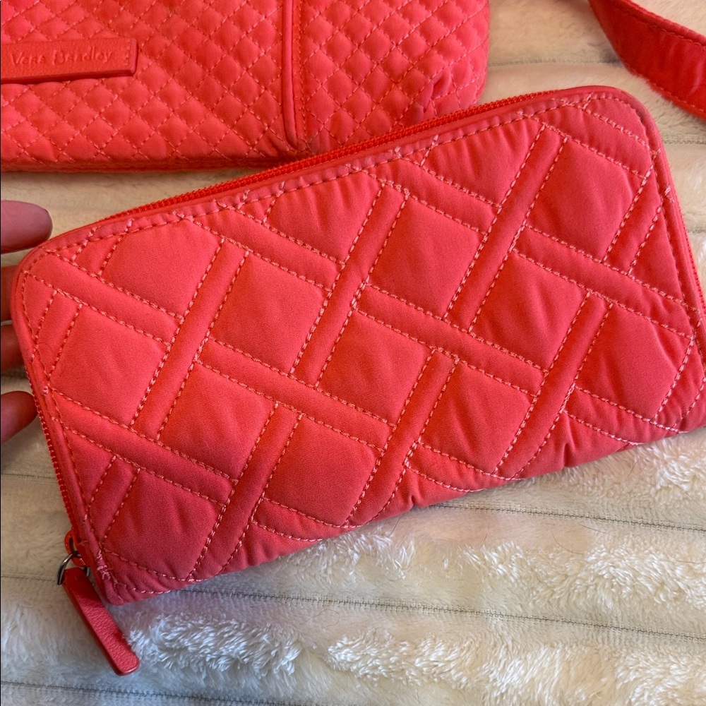 Vera Bradley Coral Quilted Crossbody Bag and matching Wallet set! - Picture 4 of 9